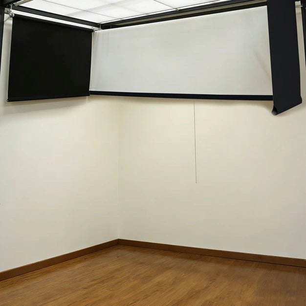 Opulent Motorized Retractable Golf Simulator Enclosure – Remote-Controlled Indoor Golf System